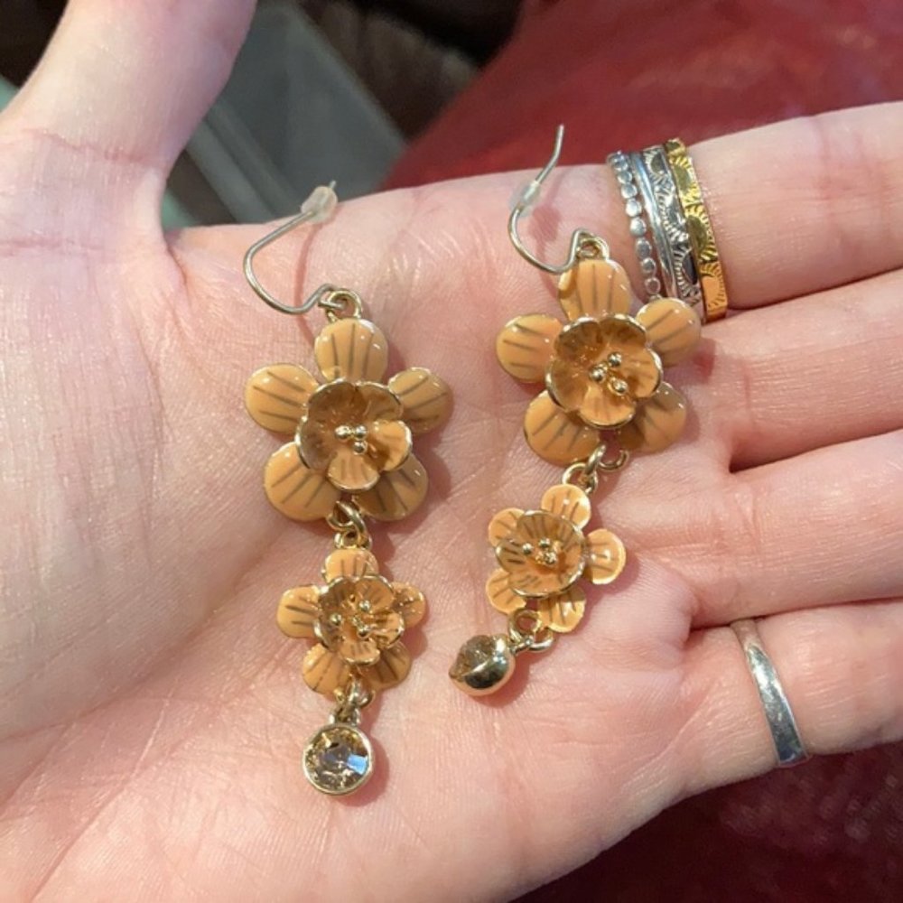 FREE Floral earrings